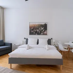 Air Conditioning 330 Mbit Wifi Self Check-in Apartamento
